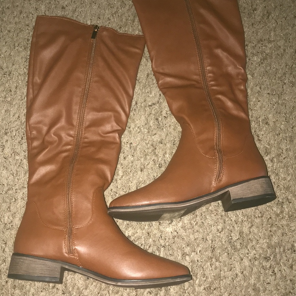 Boots - Picture 6 of 9